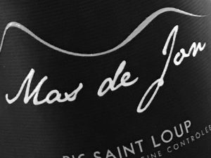 Sélection de vin rouge Mas de Jon Pic Saint Loup, cépage Mourvèdre, Syrah, Grenache