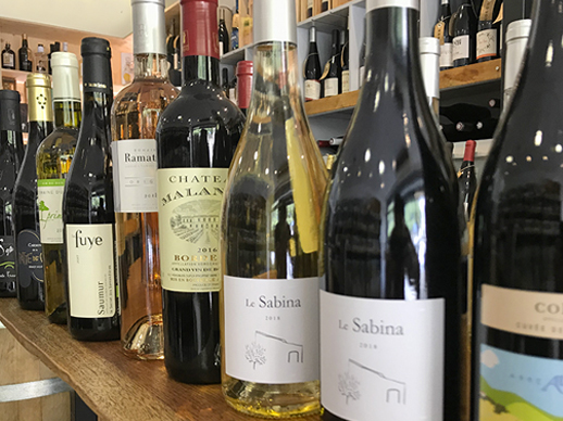 Selection de vin à la cave Les Vins de La Cour
